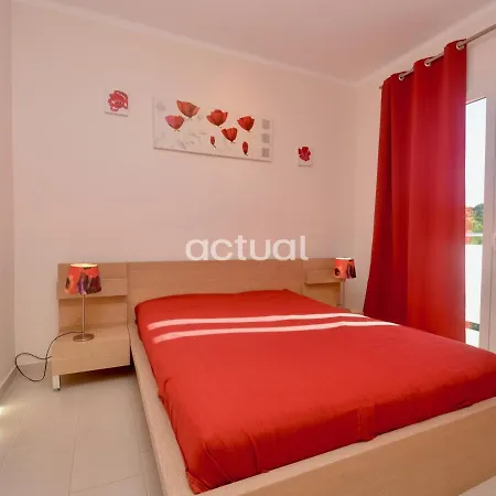 Bris Mar 15 Apartman *